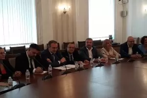 БСП строи новата си коалиция за предизборен преглед