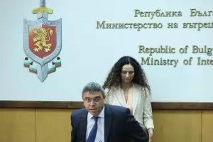 МВР махна патрулката пред дома на Кирил Петков