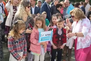 Новата учебна година започна за 720 000 ученици и 92 000 учители