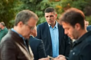 ДаБГ прати сигнал за търговия с вот с 200 имена