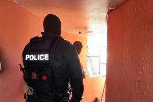 След резкия скок в основните заплати в системата на МВР