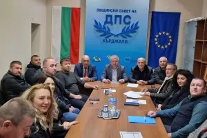 Хората на Пеевски и Доган взаимно се изключват от ДПС