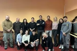 Владо Карамазов влиза в култова роля на Марлон Брандо и Антъни Куин