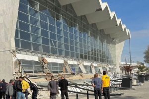 ЖП гарата в Нови Сад чийто покрив се срути на