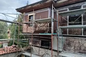 Ремонт без проект на напукана къща раздруса Кутията на Пандора
