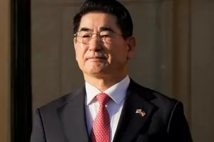 Бившият южнокорейски военен
министър опитал да се самоубие