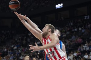 Александър Везенков пак се отличи като реализатор №1 за Олимпиакос