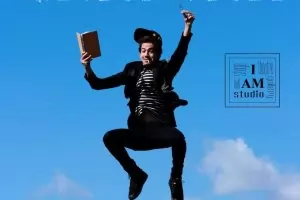 На пет предпразнични премиери кани I AM Studio 