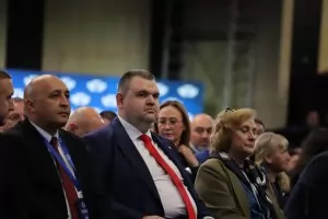 Конгресът на Пеевски го обяви за единствен лидер на ДПС