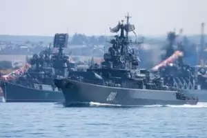 Руски боен кораб стреля по германски военен хеликоптер