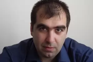 Румънците говорят за страната си като за 
''бананова република без топлото време''