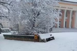 Бургаски общини обявиха понеделник за неучебен