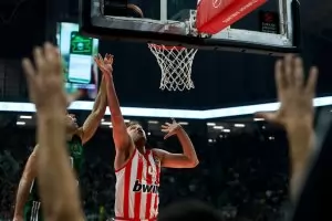 Везенков наниза 19 т. за драматичен успех на "Олимпиакос"