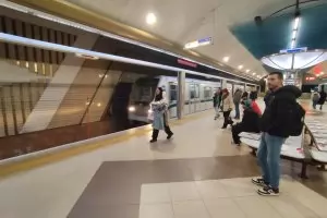 И служителите в метрото ще получат увеличение на заплатите