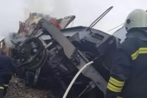 Двама загинали и 6-има ранени при челен сблъсък на товарни влакове край София