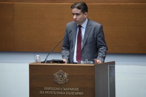 Взетото в последния момент решение от кабинета Главчев за разширяване