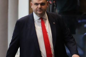 Ден след предложението на ПП ДБ санкциите по Магнитски да бъдат