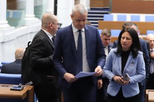 Първият вот на недоверие срещу кабинета на Росен Желязков беше