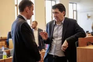 Шефът на БСП-София напусна битката за партиен лидер