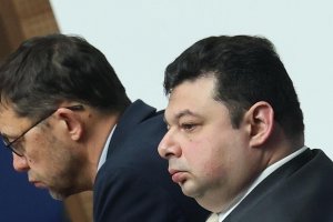 След като прокараха кандидата на ГЕРБ СДС Петко Стефановски за управител