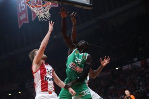 Александър Везенков за пореден път бе лидер и най добър реализатор