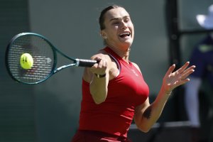 Виктория Томова започна по обещаващ начин мача срещу Арина Сабаленка