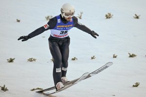 Най добрият ни състезател по ски скокове Владимир Зографски отново