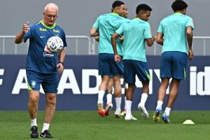 Бразилската футболна конфедерация CBF уволни селекционера на националниs отбор Доривал