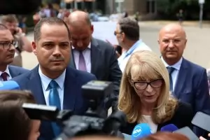 Ексшефката на Сметната палата 
се самонаградила със 102 000 лв. 
