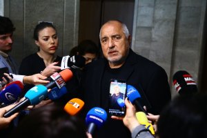 Лидерът на ГЕРБ СДС Бойко Борисов обвини президента Румен Радев и