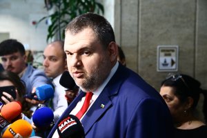 С неясен ултиматум към управляващите излезе лидерът на ДПС НН Делян