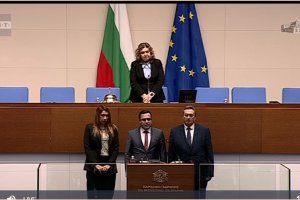 След дълги дебати Народното събрание направи важни назначения в Комисията