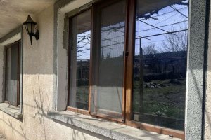 Директор на училище и негова служителка са арестувани в Стара