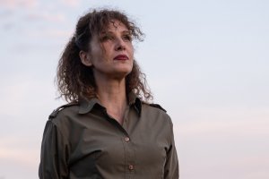 Маргита Гошева завършва НАТФИЗ със специалност Актьорско майсторство за драматичен