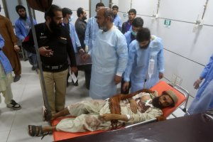 Пакистанските сили за сигурност спасиха около 400 заложници от отвлечен