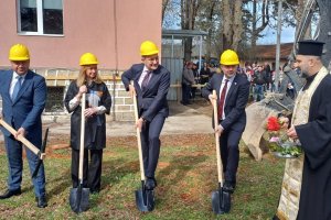 81 дома за възрастни ще бъдат ремонтирани със средствата от