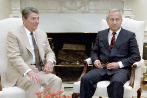 На 87 годишна възраст в дома си в Съри е починал