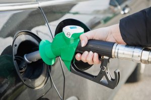 Цената на горивото си остава проблем за много шофьори Същевременно