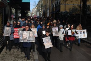 От няколко дни хора протестират заради жертвите по пътищата Не