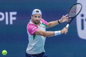 Григор Димитров постигна двусетова но доста мъчна победа на старта