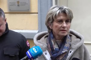 Новоизбраният председател на БОК Весела Лечева отиде днес до сградата