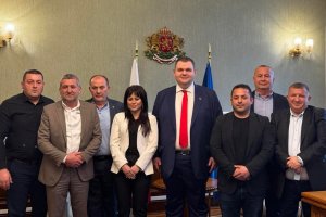 Пореден случай при който високопоставени кадри на ДПС преминават от