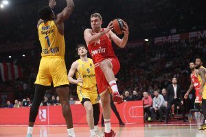 Олимпиакос спечели редовния сезон на най силния баскетболен турнир на континента