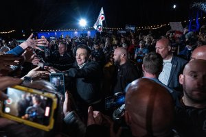 Канада избира ново правителство за да се изправи срещу заплахите