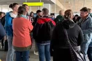 300 души чакаха 8 часа на летище София