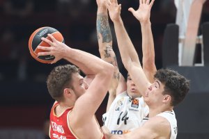 Вездесъщият Александър Везенков отново стана топреализатор за Олимпиакос а гръцкият