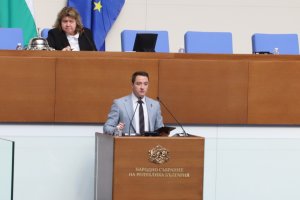ПП ДБ внасят в деловодството на парламента проект на решение за