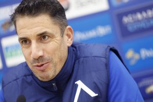 Треньорът на Левски Хулио Веласкес се опита днес малко по подробно