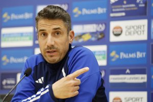 Добра и лоша новина споходиха треньора на Левски Хулио Веласкес