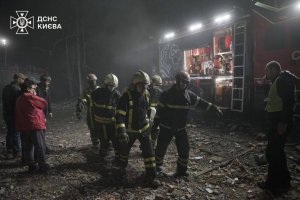 Поне десетима загинаха от руски удар с ракети и дронове